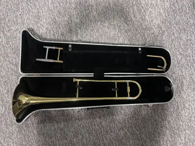 Blessing Scholastic Trombone W/case in Brass in Cole Harbour - Image 2