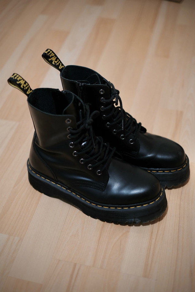 Dr. Martens Size 9 Jadon Boot in Other in City of Toronto - Image 2