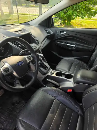 2014 Ford Escape 1.6 One owner Regularly serviced No issue Ac working perfectly No rust Clean title,...
