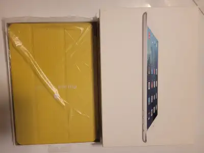 iPad mini 2 Wi-Fi (16gb) + smart case, View more