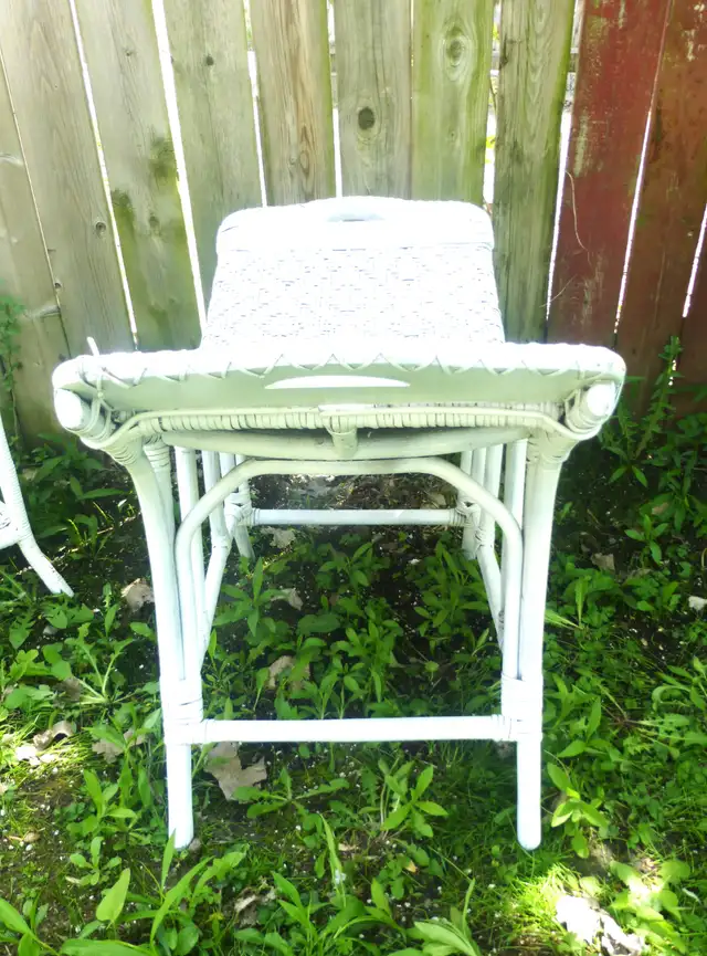 White WICKER FURNITURE Wicker Bench Table Mirror Shelf in Other Tables in St. Catharines - Image 5