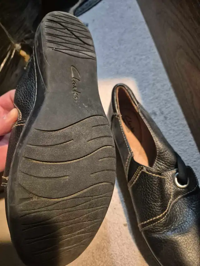 Clarks Shoes Size 8 in Women's - Shoes in Napanee - Image 4