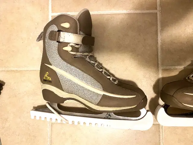 Jackson Softec Figure Skates Womens Size 7Excellent Condition, in Skates & Blades in City of Montréal - Image 3