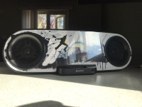 Sony RDH-SK8iP  Home Audio Docking    Boombox for iPods/iPhone