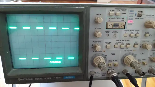 Hitachi V-1060 100 MHz 2 channel analog oscilloscope