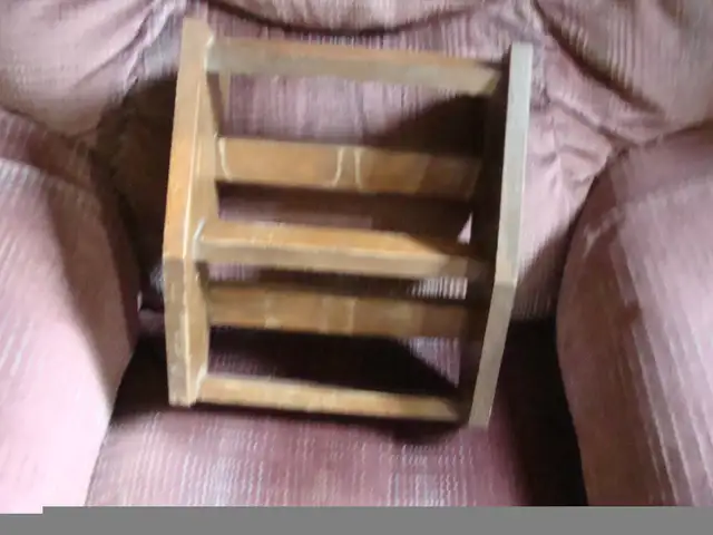 Wooden Cannister Holder in Home Décor & Accents in Trenton - Image 3