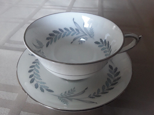 FINE BONE CHINA  WIDE CUP SAUCER -Set/6 - BLUE GRASS - PARAGON in Arts & Collectibles in City of Toronto - Image 3