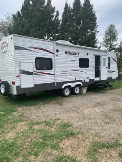 Original owner. Kids are grown. Campers of thier own. It’s time to down size and make new memories V...