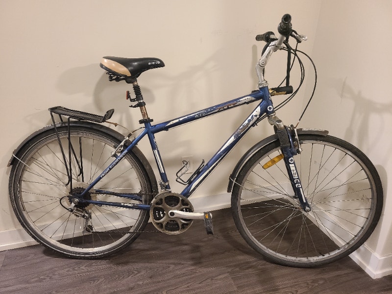 A fully functional and robust bike for daily use including lock Road