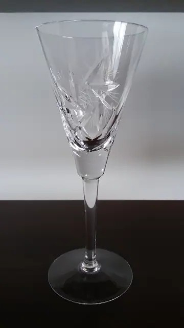 11 Pinwheel Crystal White Wine Glasses, View more