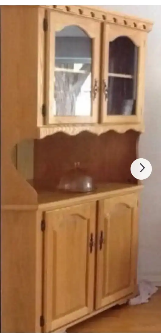 buffet en chêne in Hutches & Display Cabinets in City of Montréal - Image 2