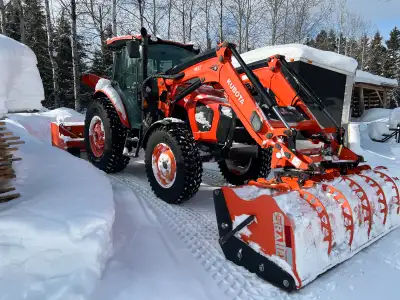 Je vends mon tracteur Kubota M5-091 2019 avec seulement 195 hrs. en excellente condition, équipé d'u...