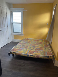 International Student : Room  Available for rent 