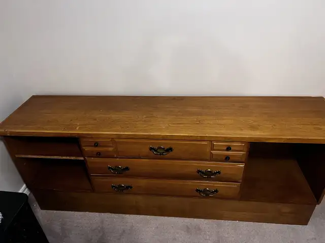 wooden dresser in Dressers & Wardrobes in City of Toronto - Image 3