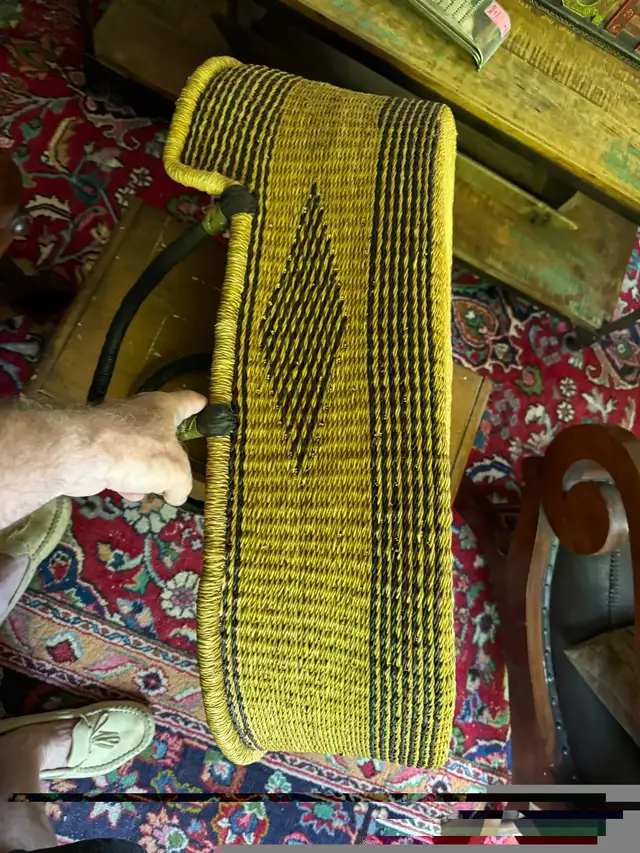 African hand w can woven baby bassinet Moses basket beautiful in Cribs in Napanee - Image 4