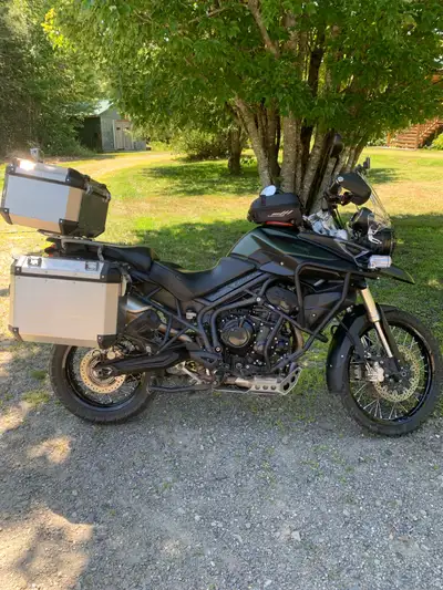 2013 triumph tiger 800 xc abs for sale, only 33000 km. Bike works amazing! Good tires,panniers,trunk...
