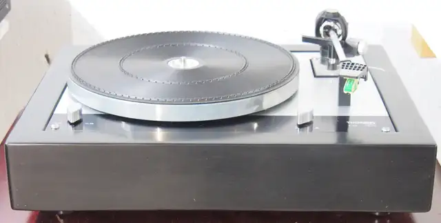 Thorens TD-160 Turntable in Stereo Systems & Home Theatre in Edmonton - Image 3
