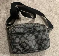 Coach signature crossbody bag (grey/black)