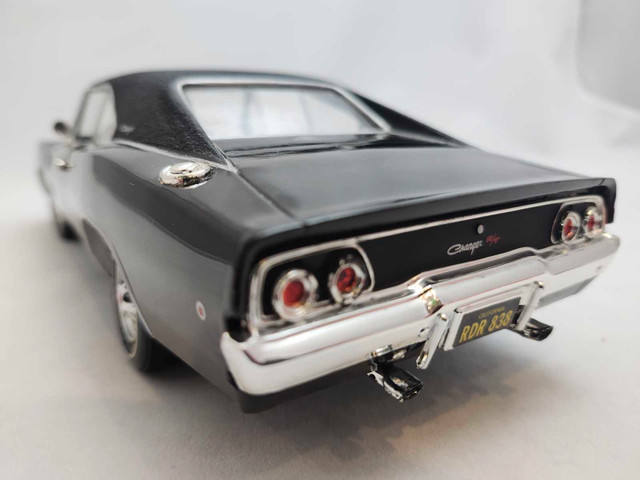 Bullitt 1968 Dodge Charger R/T Steve McQueen Mopar 1:18 Rare in Arts & Collectibles in Kawartha Lakes - Image 3