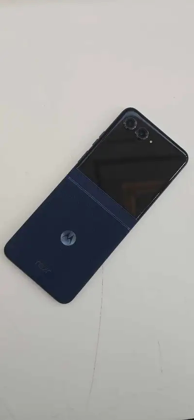 Motorola Razr Flip 2025, View more