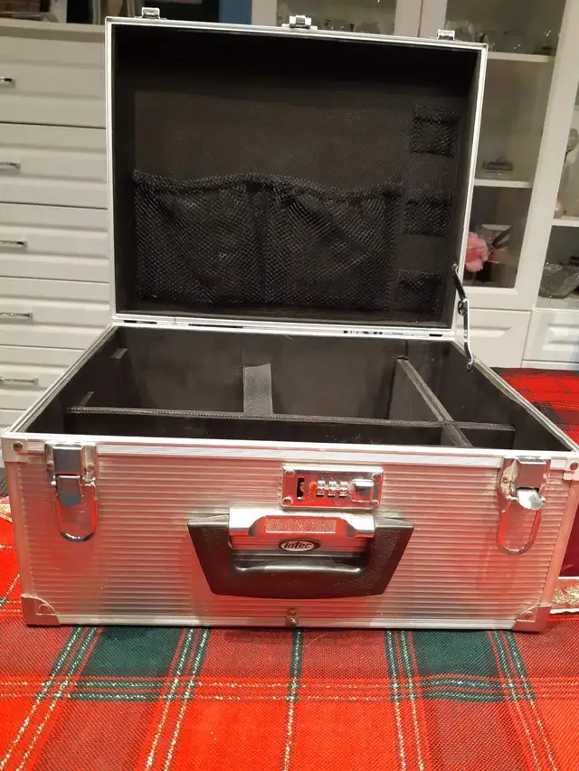 Makeup case628632611260191213