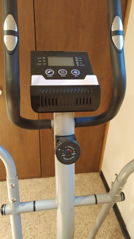 Ancheer Eliptical Cross Trainer Model E650 in Exercise Equipment in Regina - Image 2