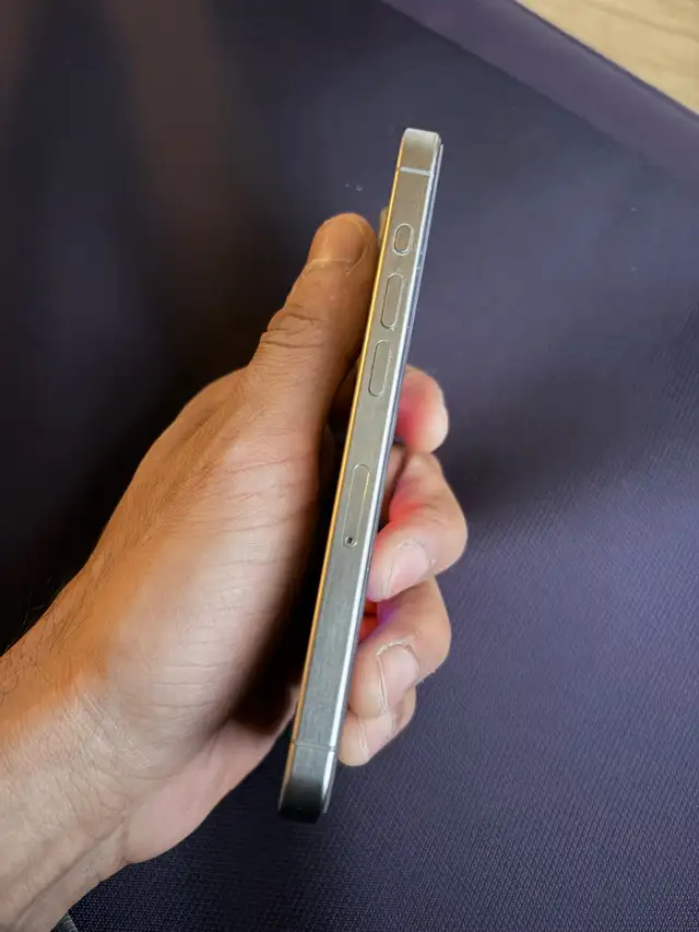 iPhone 15 Pro - 128 GB - 100% battery health in Cell Phones in Vancouver - Image 6