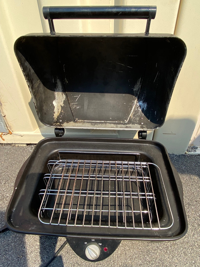 Crockpot BBQ pit for sale in BBQs & Outdoor Cooking in Penticton - Image 2