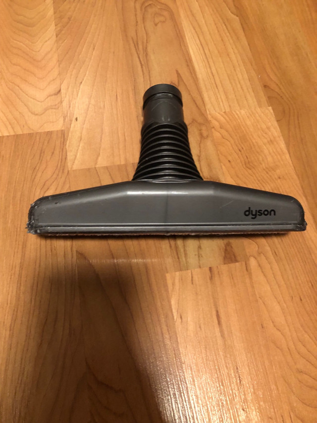 Dyson V6 attachments in Vacuums in Saskatoon - Image 4