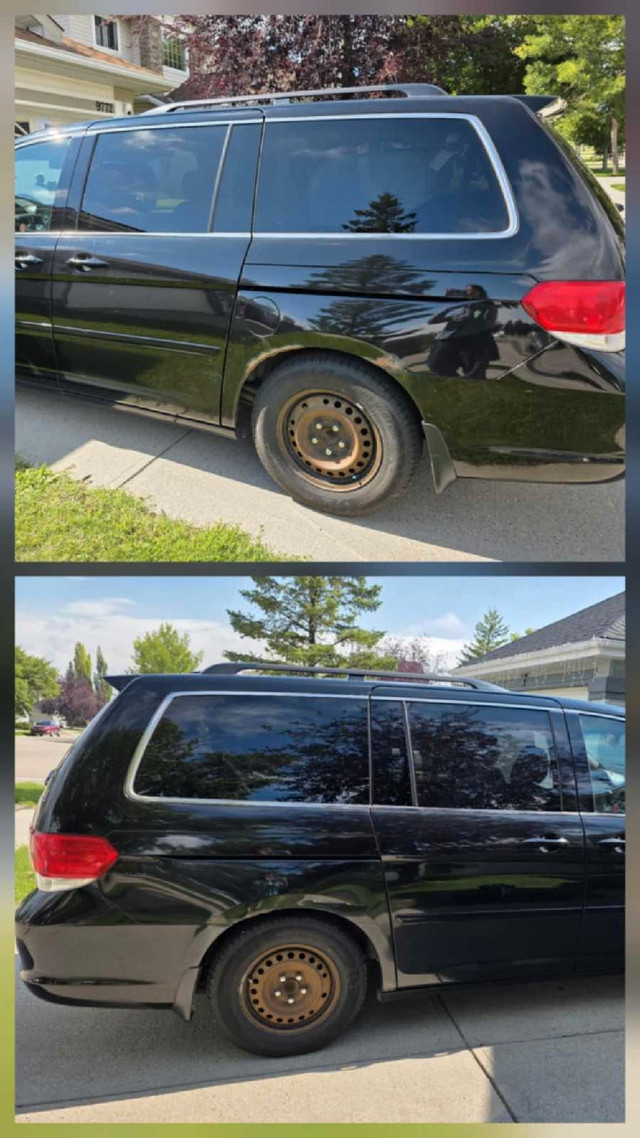 Honda Odyssey 2010 EX-L minivan with DVD and backup camera in Cars & Trucks in Calgary - Image 4