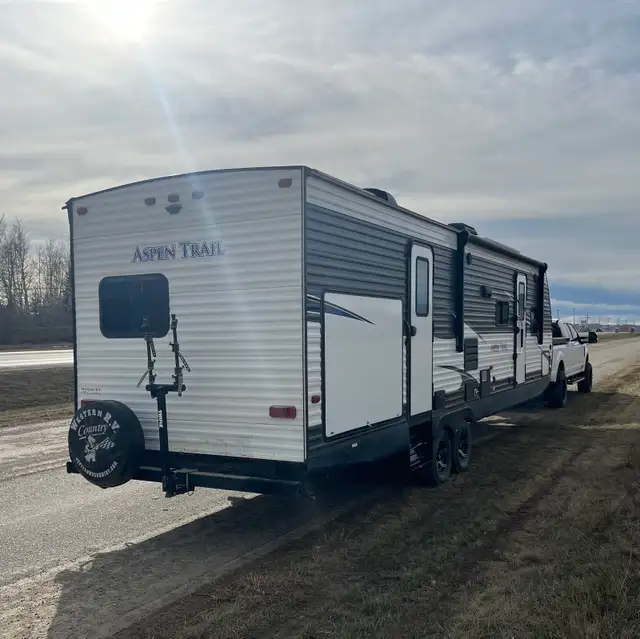 2019 Aspen trail Holiday Trailer  in Travel Trailers & Campers in Fort St. John - Image 4