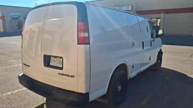 2006 Chevrolet Express Cargo Van575591366694031363