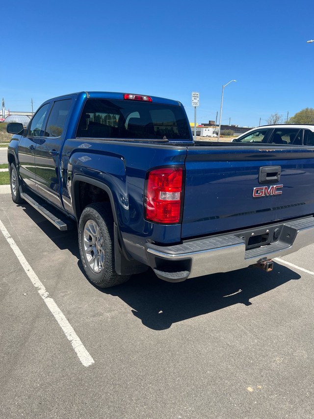 GMC Sierra 4X4 Z71 1500 crewcab 2015  in Cars & Trucks in Oakville / Halton Region - Image 4