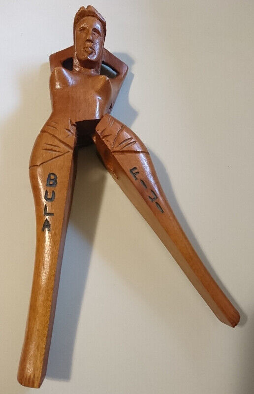 Vintage Fijian Hand Carved Wooded Woman Nutcracker "BULA FIJI" in Arts & Collectibles in Oshawa / Durham Region - Image 4