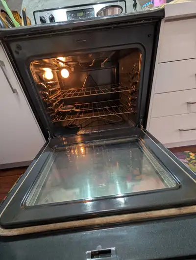 Frigidaire Electric Range Oven with 4 Burner Stovetop, View more