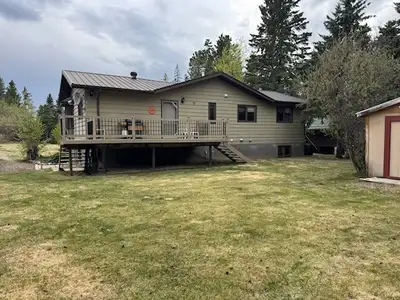 Three bedroom cabin in Marten Beach subdivision on Alberta’s largest lake! Properties in this subdiv...