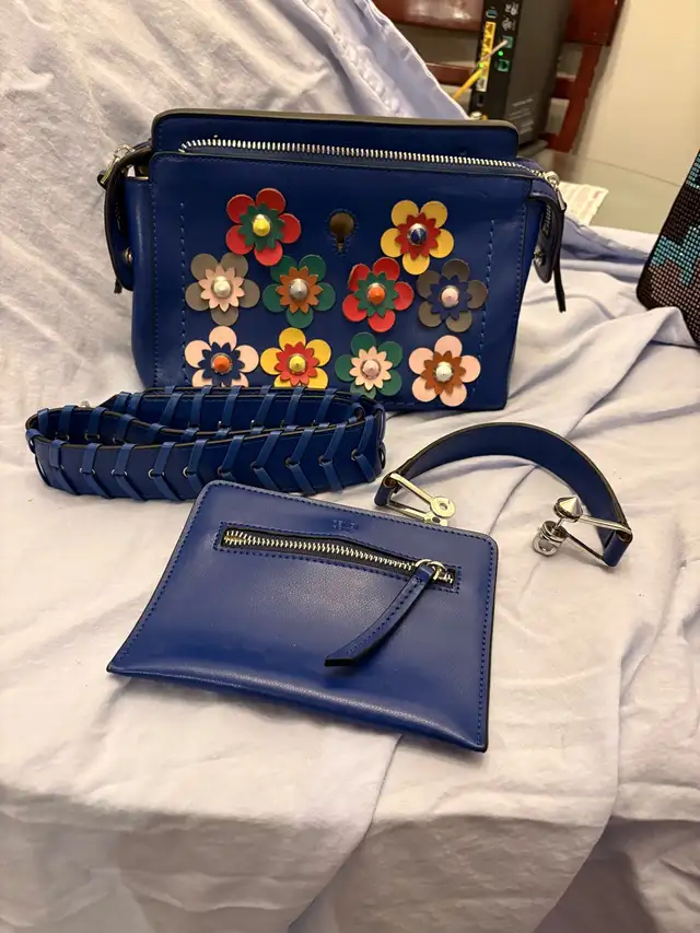 Brand new purses 62863733485826122