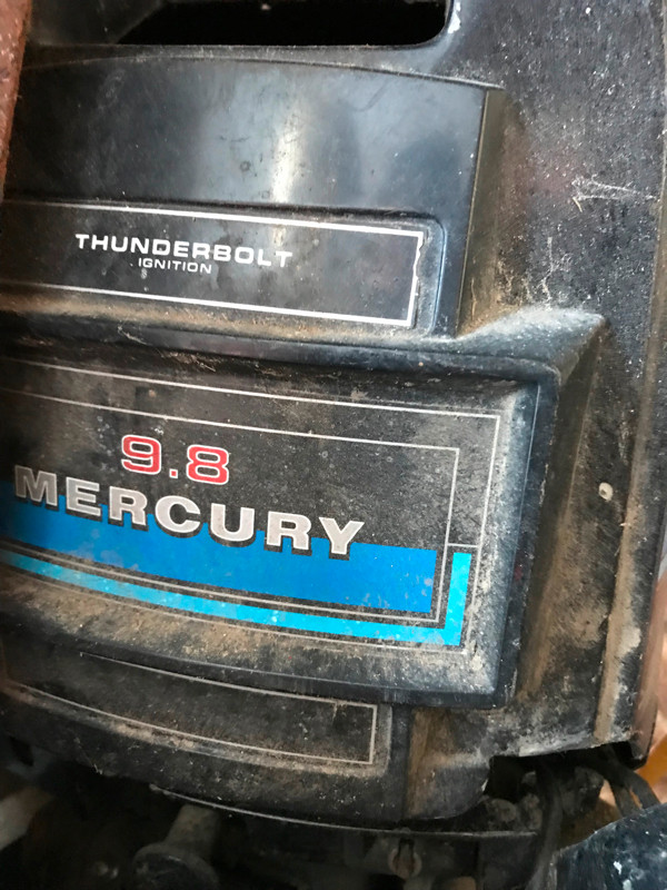 moteur de bateau hors bord mercury 9.8 dans Vedettes et bateaux à moteur  à Drummondville - Image 2