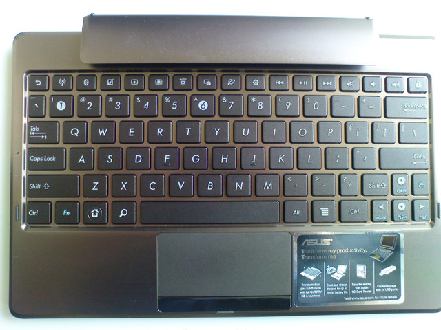 Asus Eee Pad Transformer TF101 with docking-keyboard 10.1-Inch in iPads & Tablets in City of Toronto - Image 2