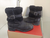 UGG Blayre III Winter Boots - Sz. 5