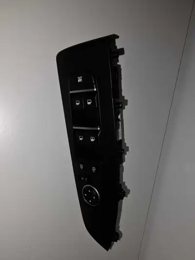 Window Switch- Kia (93571-M6100) ️ Acheter neuf a 269 État : Neuf, jamais utilisé Je l’avais acheté...