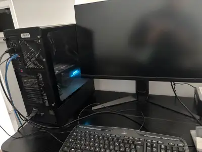 Bonjour, j'ai un ordinateur gaming avec un moniteur à vendre en très bon état et peu utilisé avec un...