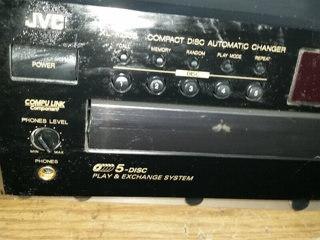 JVC Compact Disc Player XL- FZ158.5-Disc Carousel CD Changer: C dans Autre  à Ville de Montréal - Image 2