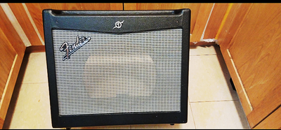 Fender Mustang empty cab, View more