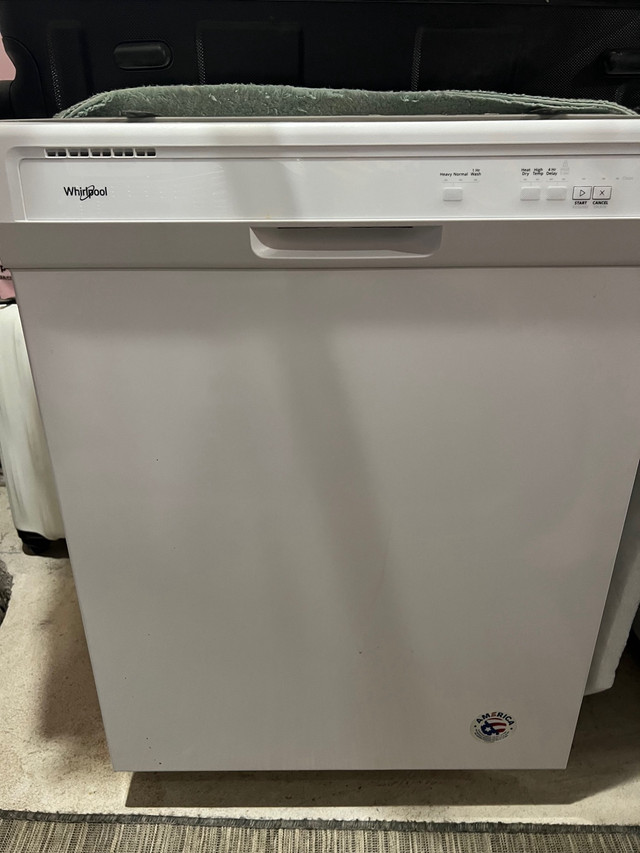 Whirlpool Dishwasher ( white) in Dishwashers in Oakville / Halton Region