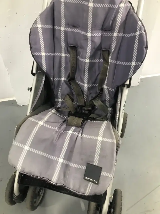 Maclaren Stroller in Strollers, Carriers & Car Seats in City of Toronto - Image 4