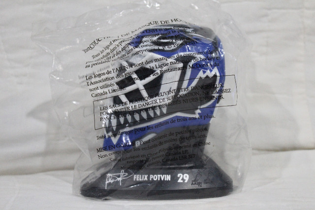 1996 NHL Goalie Mask Replicas in Arts & Collectibles in Mississauga / Peel Region - Image 4
