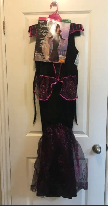 Two new Halloween costumes - girls size 10-12 in Costumes in Oakville / Halton Region - Image 3