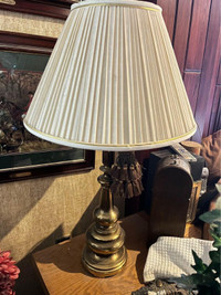 Brass lamp / Lampe en laiton
