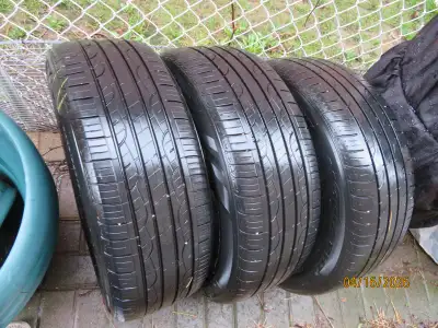 The Nexen N'Priz RH7 is a well-regarded, all-season touring tire designed for SUVs and crossovers, o...